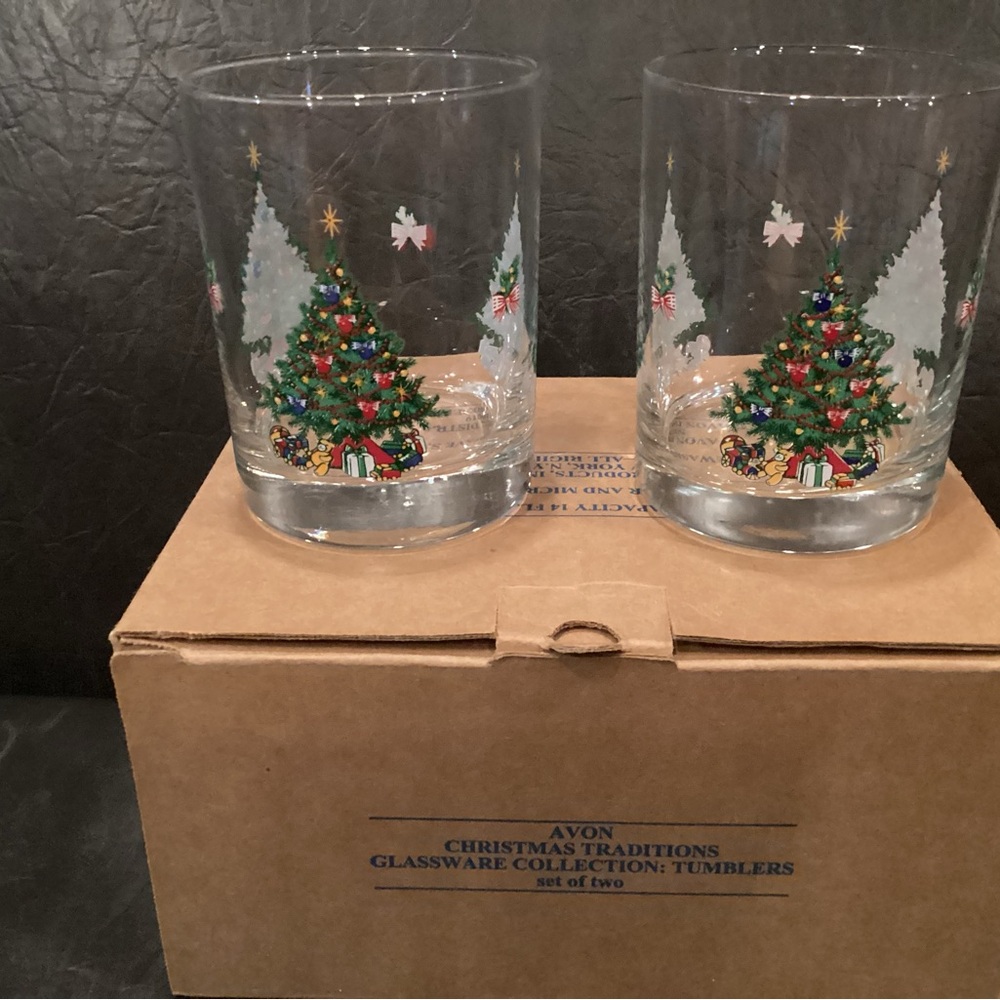Vintage 1995 Avon Festive Holiday Tree Glass Tumblers